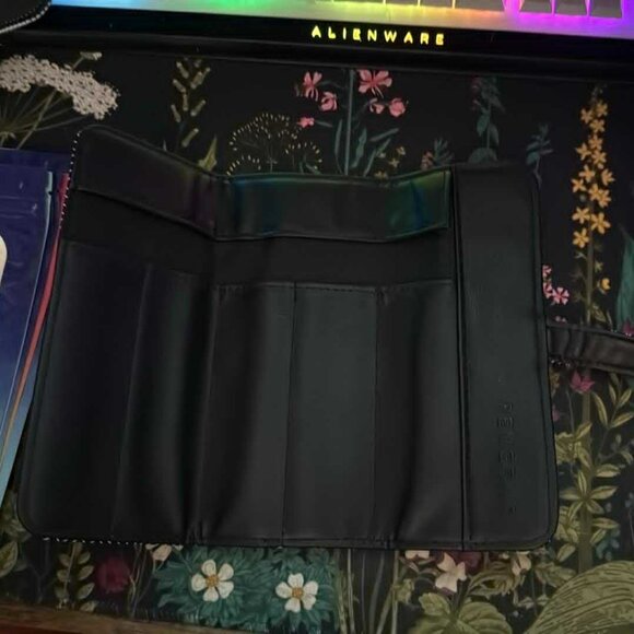 Pengems Pen Wrap case - black w/design -- MINT - Picture 3 of 3